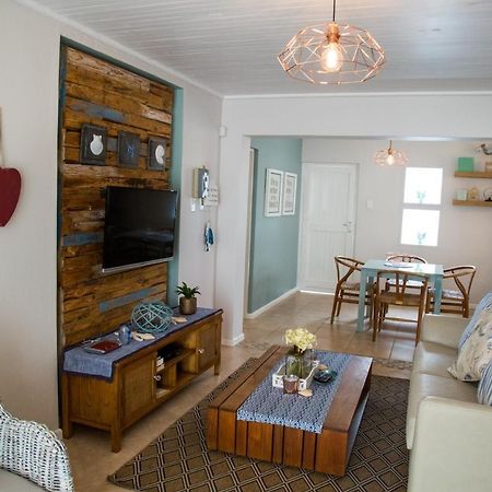Mylas Cottage سواكوبموند المظهر الخارجي الصورة