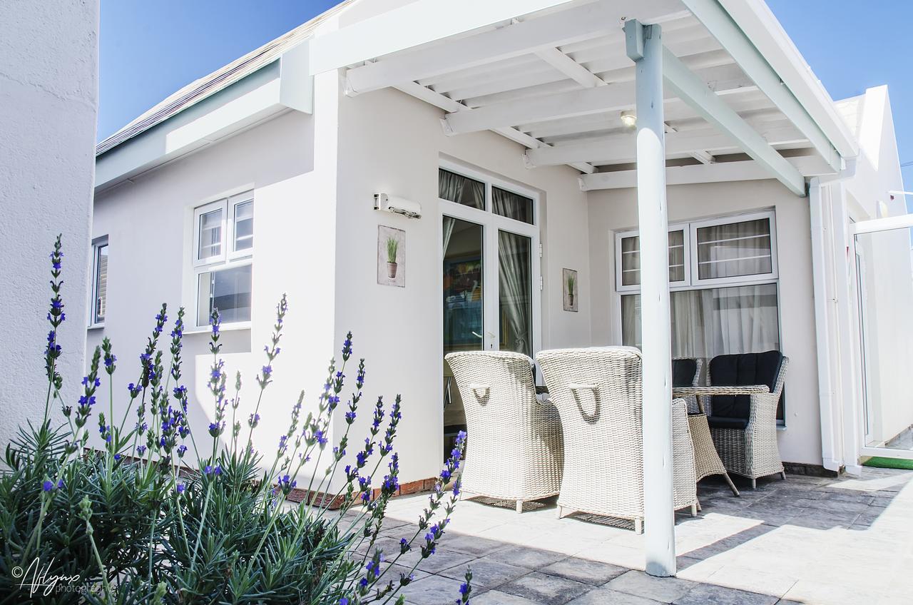 Mylas Cottage سواكوبموند المظهر الخارجي الصورة